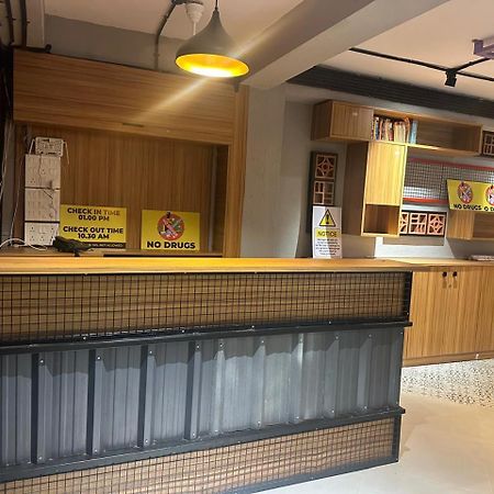 Travotale Hostel And Cowork Koregaonpark Pune Exterior photo