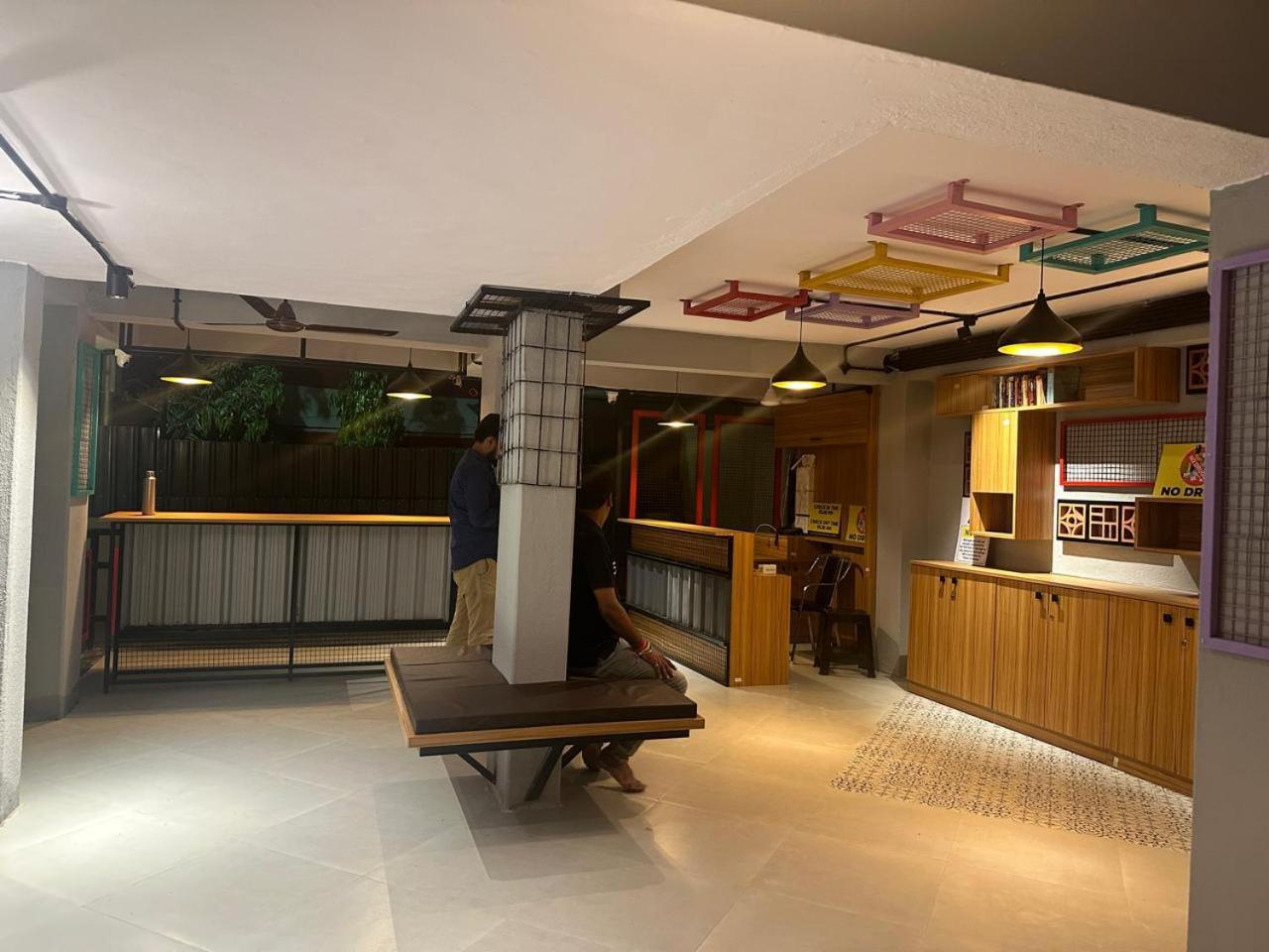 Travotale Hostel And Cowork Koregaonpark Pune Exterior photo