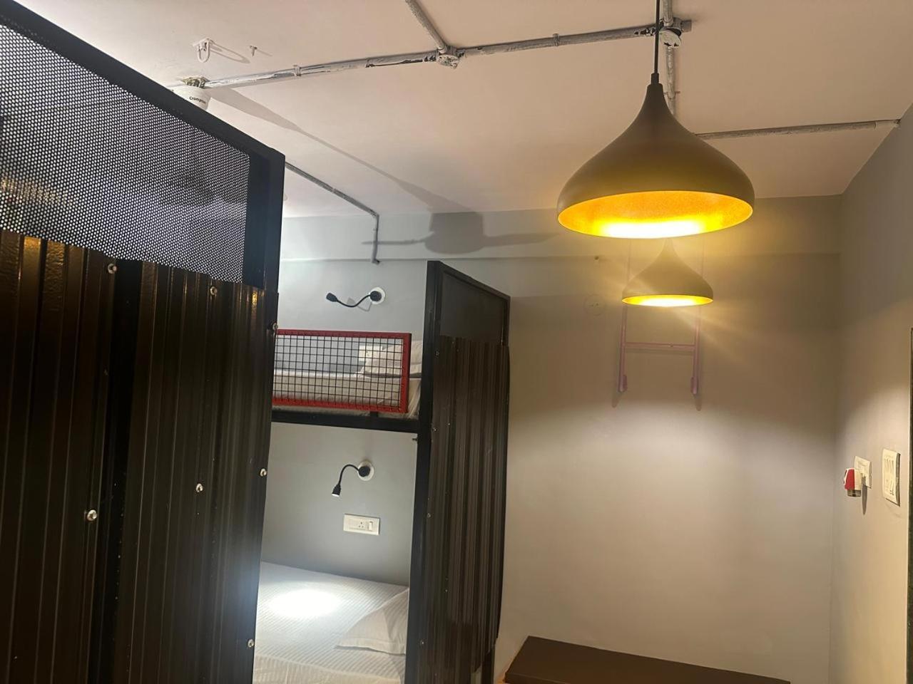 Travotale Hostel And Cowork Koregaonpark Pune Exterior photo