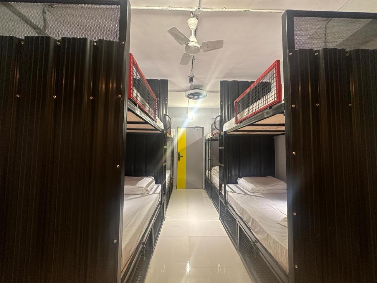 Travotale Hostel And Cowork Koregaonpark Pune Exterior photo